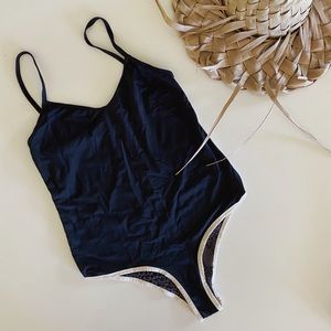 ACACIA • Ebony Waikiki (S)